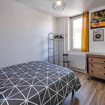 Magnifique*t4*centre Ville*wifi*billard*netflix* דירה לימו